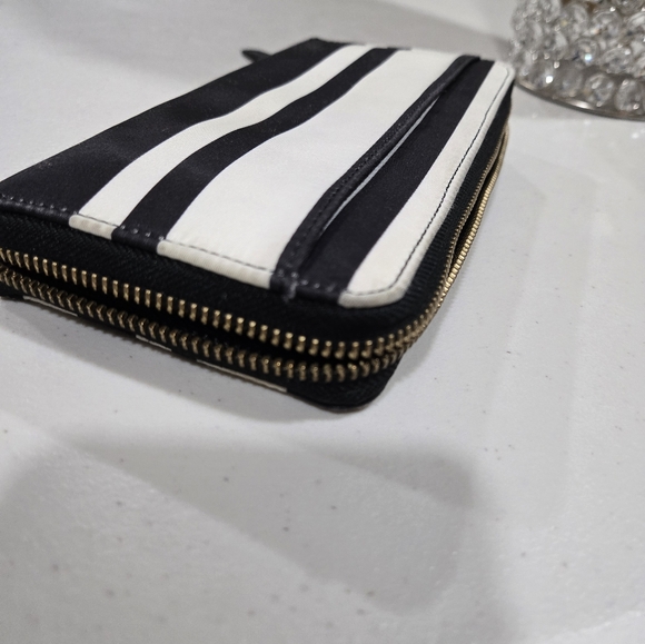 Kate Spade New York Blake Avenue, printed Neda wallet - Picture 7 of 9
